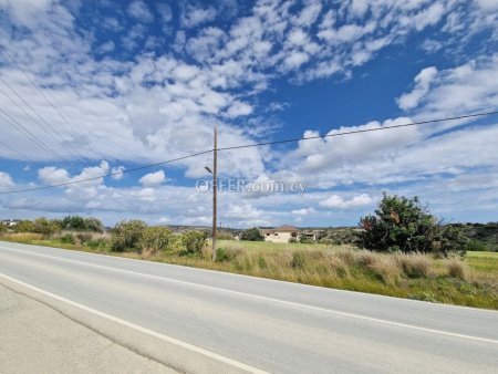 Share of a Residential Field in Tochni Larnaca - 4