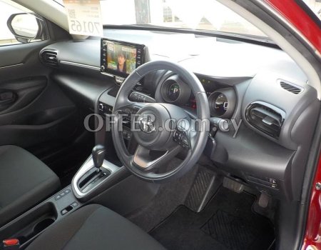 2020 Toyota Yaris Cross Hybrid 1.5L Hybrid Automatic SUV - 4