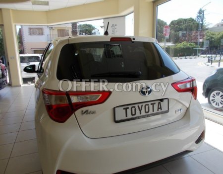 2019 Toyota Vitz 1.5L Hybrid Automatic Hatchback - 6