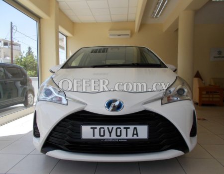 2019 Toyota Vitz 1.5L Hybrid Automatic Hatchback - 9
