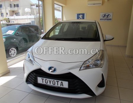 2019 Toyota Vitz 1.5L Hybrid Automatic Hatchback - 4