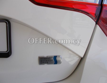 2019 Toyota Vitz 1.5L Hybrid Automatic Hatchback - 7