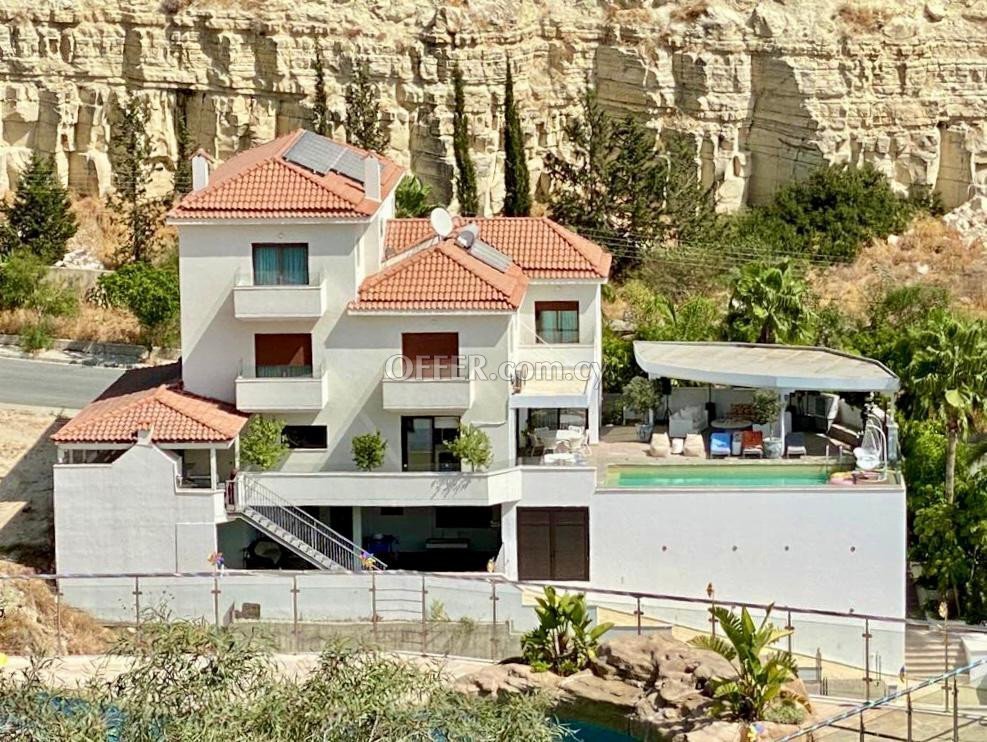 House (Detached) in Agia Fyla, Limassol for Sale - 4