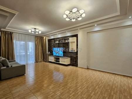 Large family apartment in the heart of the city center and walking distance to the sandy beach.
