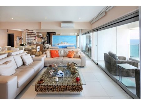 Three bedroom duplex penthouse just opposite the beach - 7
