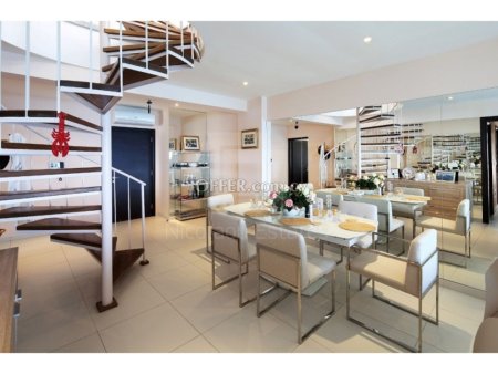 Three bedroom duplex penthouse just opposite the beach - 5