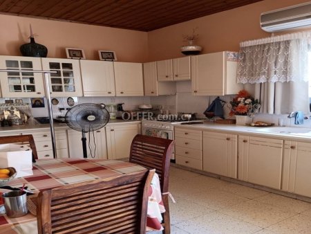 2 Bed Bungalow for sale in Agia Trias, Limassol - 2