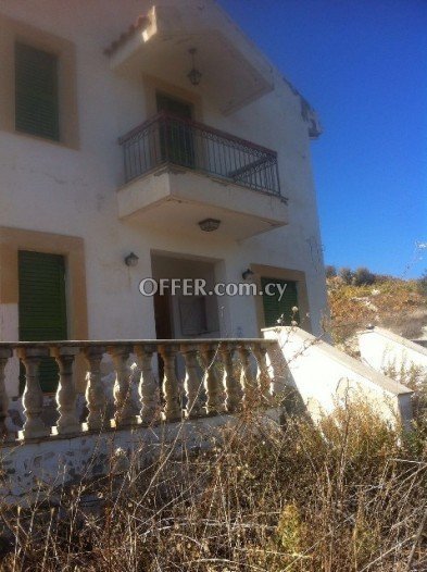 4 Bed Detached House for sale in Omodos, Limassol - 2