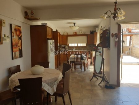4 Bed Semi-Detached House for rent in Pachna, Limassol - 2
