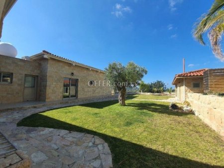 5 Bed Detached House for rent in Pissouri, Limassol - 1