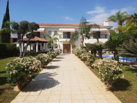 5 Bed Detached House for sale in Germasogeia, Limassol
