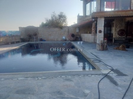 4 Bed Semi-Detached House for rent in Pachna, Limassol - 1