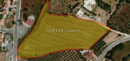 Residential Field for sale in Mesa Chorio, Paphos