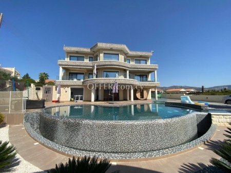 4 Bed Detached House for sale in Sea Caves, Paphos - 1