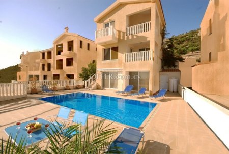 6 Bed Detached House for sale in Peyia, Paphos