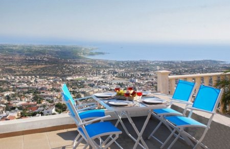 6 Bed Detached House for sale in Peyia, Paphos