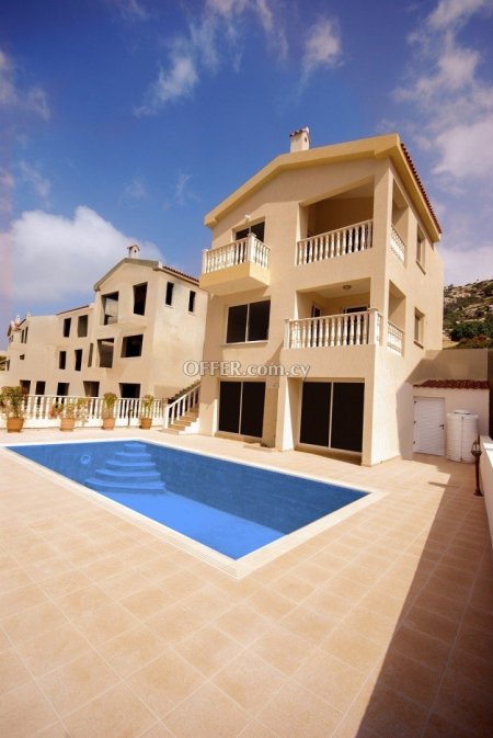 5 Bed Detached House for sale in Peyia, Paphos - 1