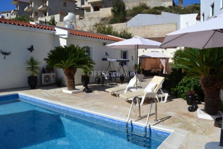 2 Bed Bungalow for sale in Peyia, Paphos