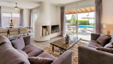 2 Bed Detached Villa for sale in Argaka, Paphos