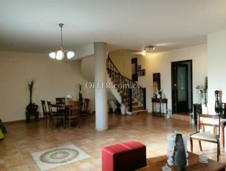 3 Bed Detached House for rent in Kato Polemidia, Limassol - 11