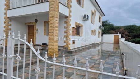 New For Sale €550,000 House 5 bedrooms, Oroklini, Voroklini Larnaca - 10