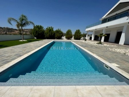 4 Bed Detached House for rent in Parekklisia, Limassol - 10