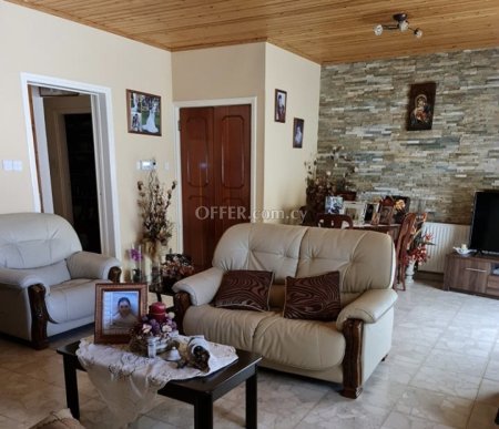 3 Bed Detached House for rent in Pelendri, Limassol - 7