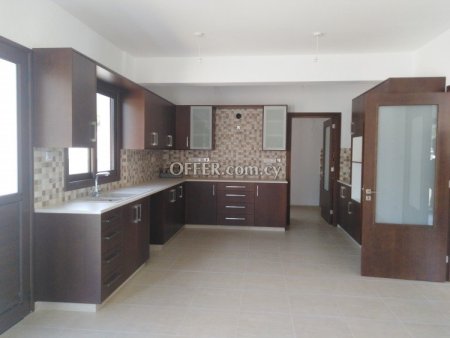 4 Bed Detached House for sale in Eptagoneia, Limassol - 10