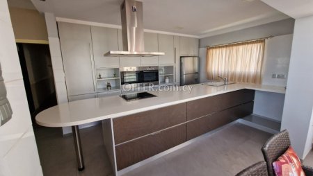 3 Bed Apartment for rent in Mesa Geitonia, Limassol - 10