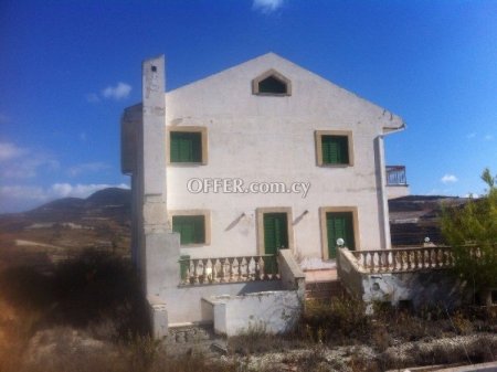 4 Bed Detached House for sale in Omodos, Limassol - 9
