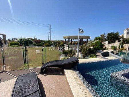 4 Bed Detached House for sale in Sea Caves, Paphos - 9