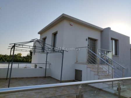 4 Bed Detached Villa for rent in Peyia, Paphos - 7