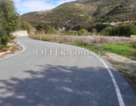 Land / Plot - For Sale - Limassol τεμάχιο επίπεδο δίπλα από χαλίτικη γη - 1