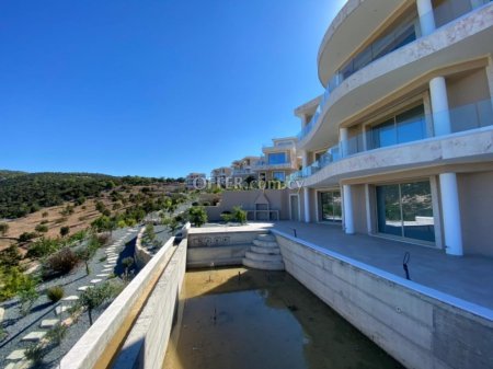 5 Bed Detached House for sale in Peyia, Paphos - 2