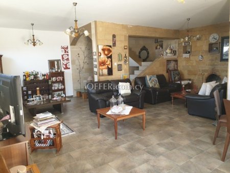 4 Bed Semi-Detached House for rent in Pachna, Limassol - 4