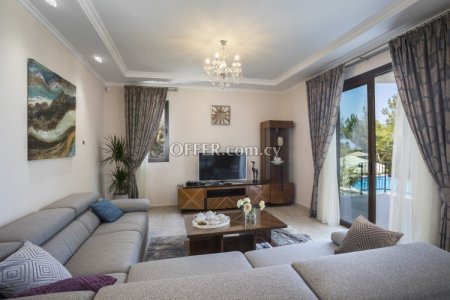 4 Bed Detached House for sale in Argaka, Paphos - 4