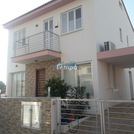 House with attic in Latsia for Sale