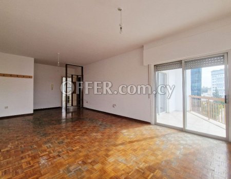 For Sale, Three-Bedroom Apartment in Agioi Omologites