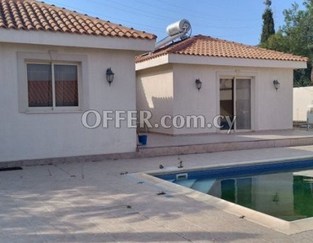 Detached 3 Bedroom bungalow with private pool and garden - 2