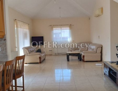 Detached 3 Bedroom bungalow with private pool and garden - 9