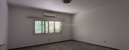 New For Sale €330,000 House 3 bedrooms, Detached Pallouriotissa Nicosia - 4