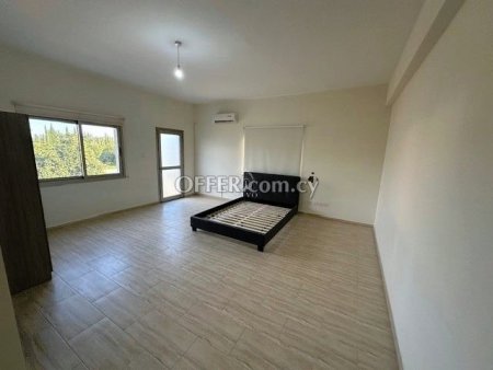 SIX BEDROOM VILLA IN AKROTIRI - 3