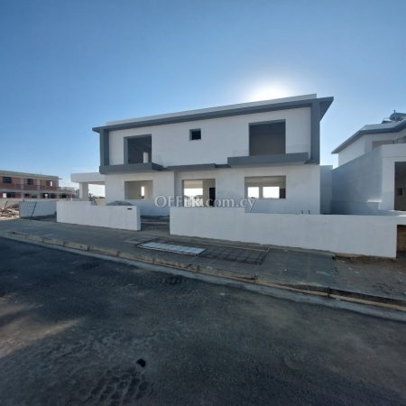 For Sale €400,000 House 3 bedrooms Aradippou Larnaca