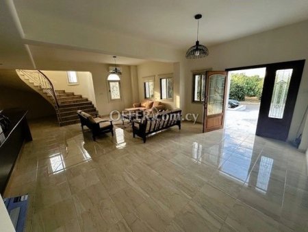 A PRIVATE SIX BEDROOM HOUSE IN AKROTIRI - 11