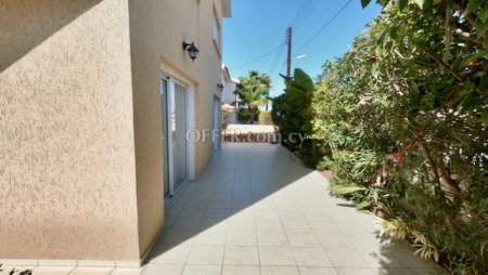 New For Sale €370,000 House 3 bedrooms, Strovolos Nicosia - 11