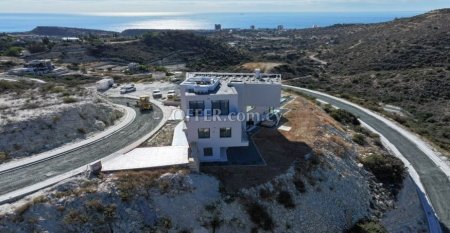 New For Sale €4,500,000 House 8 bedrooms, Detached Agios Tychonas Limassol - 11