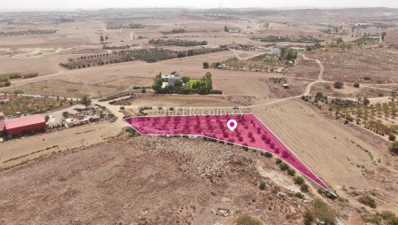 Residential field in Geri Nicosia - 3