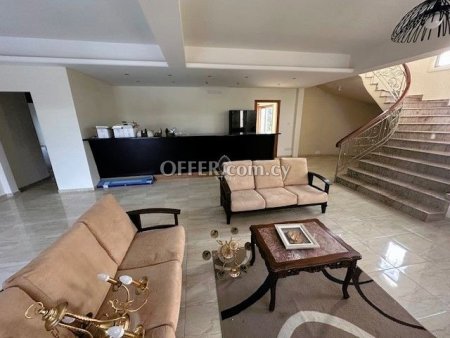 A PRIVATE SIX BEDROOM HOUSE IN AKROTIRI - 9