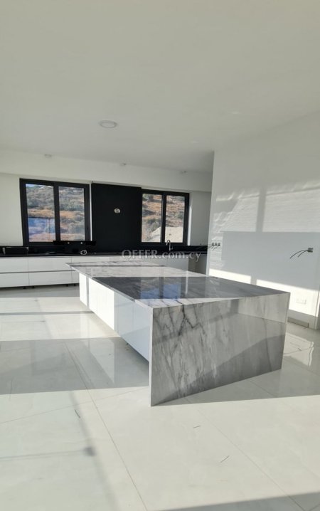 New For Sale €4,500,000 House 8 bedrooms, Detached Agios Tychonas Limassol - 4