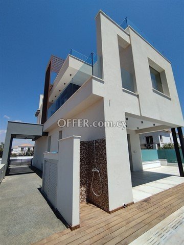 Luxury 4 Bedroom Villa With Swimming Pool  In Sotira, Famagusta